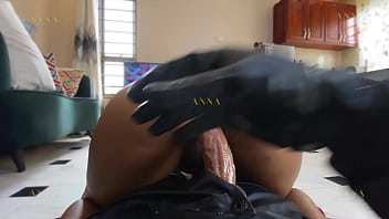 Ibu Tiri Basah Mengucurkan Air Cinta