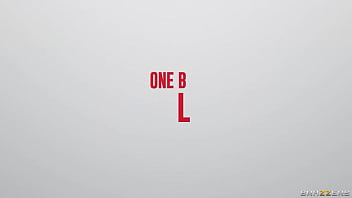 Satu Ranjang, Satu Malam Panas Dengan Victoria Vale: Nikmati Diskon Eksklusif Di Situs Resmi Brazzers!