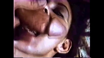 Fantasi Mesum Dengan Ibu Tiri Bergaya Retro