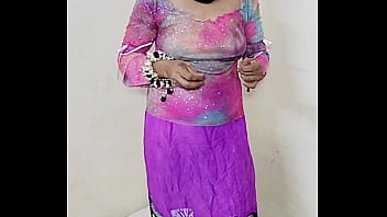 Ini Bukan Wanita Arab Asli, Dia Adalah Api, Betapa Indahnya Kecantikan Yang Lembut, Betapa Mempesonanya Matanya Yang Menggoda.