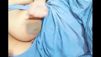 Bidadari Asia Menggoda Dengan Nafsu