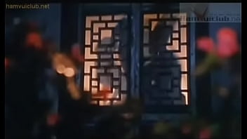 Gadis Oriental Yang Menggoda