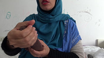 Istri Arab Aljazair Yang Panas Dan Nakal, Tinggal Di Prancis Dan Suka Main Serong