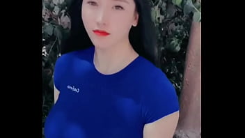 Gadis Asia Dengan Payudara Besar Dan Bokong Montok