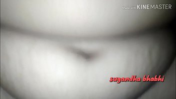 भारतीय आवाज़ में देसी किरायेदार आंटी को कंबल में चोदने का मज़ा