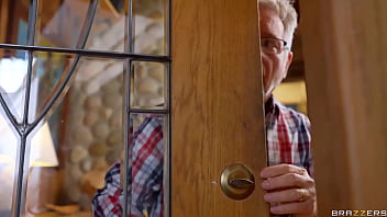 Petualangan Mesum Tiga Kakek: Bagian 1 – Vanna Bardot, Lily Lou / Brazzers / Tonton Lengkap Di Www.brazzers.promo/geta