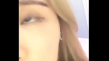 Yoki, Gadis Tionghoa Cantik, Menggoda Dengan Mainan Dildo Di Vagina Merah Mudanya