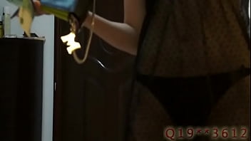 Gadis Tionghoa Mengantar Pizza Dengan Goyangan Menggoda