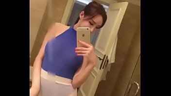 Koleksi Cermin Alice Zhou, Model Tiongkok Yang Menggoda Dan Membara