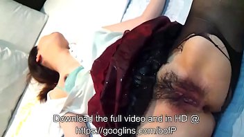 Mengguncang Ranjang Dengan Cipratan Erotis Khas Asia