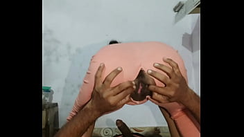 Bhabhi Bergaulan Liar Dengan Kekasihnya, Video Panas Bhabhi Desi India Dalam Gaun Pink Yang Menggoda