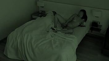 Istri Nakal Mengocok Memek Sambil Nonton Bokep Di Samping Suami. Hampir Ketahuan!