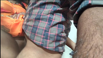 Gairah Terlarang: Adegan Panas Ibu Tiri India