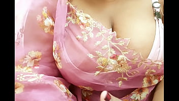 Gadis India Montok Dengan Tubuh Seksi Yang Menggoda