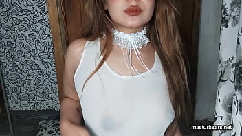 Masturbasi Menggunakan Stoking: Kisah Panas Ibu Lian