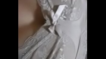 深闺蜜蕊，待君采撷