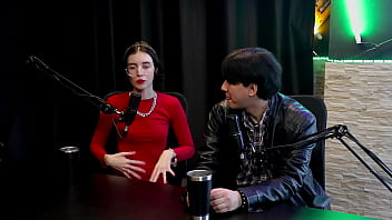 Curtia Se Exibir Bem Novinha, A Pandemia Empurrou Mulheres Pro Pornô, Ela Contou Pra Mãe, E Quando Vendeu O Primeiro Nude… – Yastrixx & Dixon (assista Em: Sheer/red)