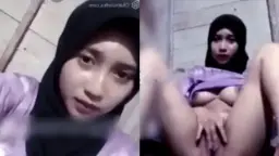 Gadis Berhijab Menggoda Di Ome Tv