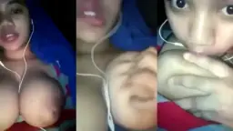 Mainin Payudara Montok Gadis Berjilbab Biru